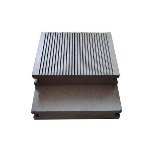 Tablero para terrazas de compuesto de plástico de madera resistente a las grietas (WPC) sólido y duradero