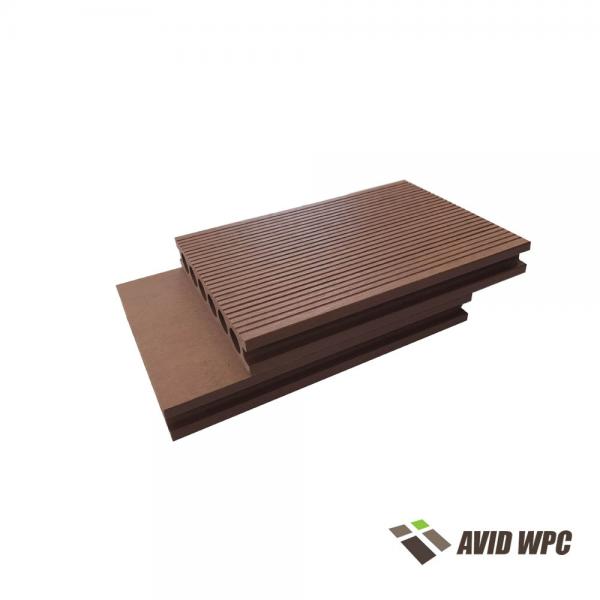 Outdoor WPC Flooring Landscape Timbers Hollow Wood Plastic Composite Decking