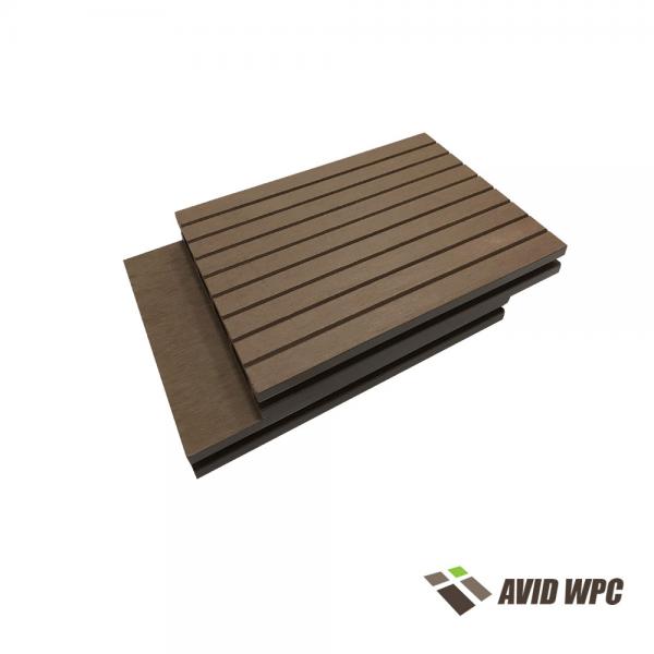 Vedenpitävä Hollow WPC Decking Composite Flooring Board kosteutta kestävällä